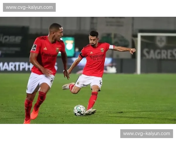 绿茵场上的冰与火：波兹南莱克与本菲卡的欧战史诗